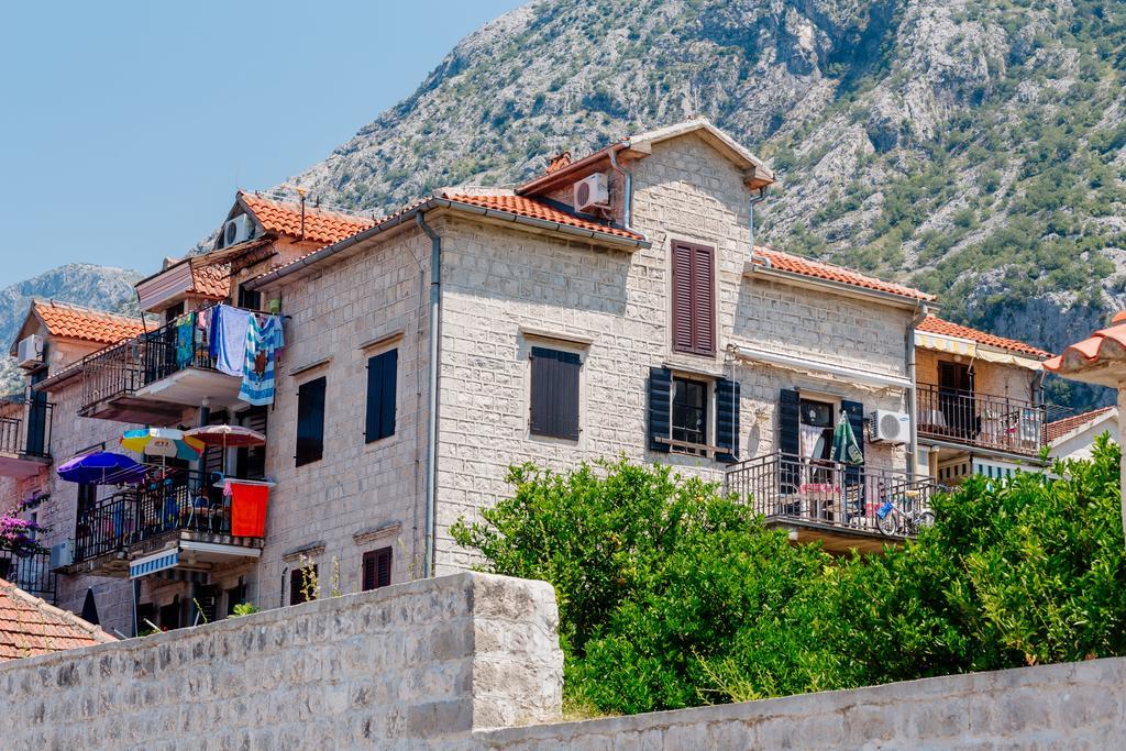 Celine'S Place By The Sea Apartamento Kotor Exterior foto