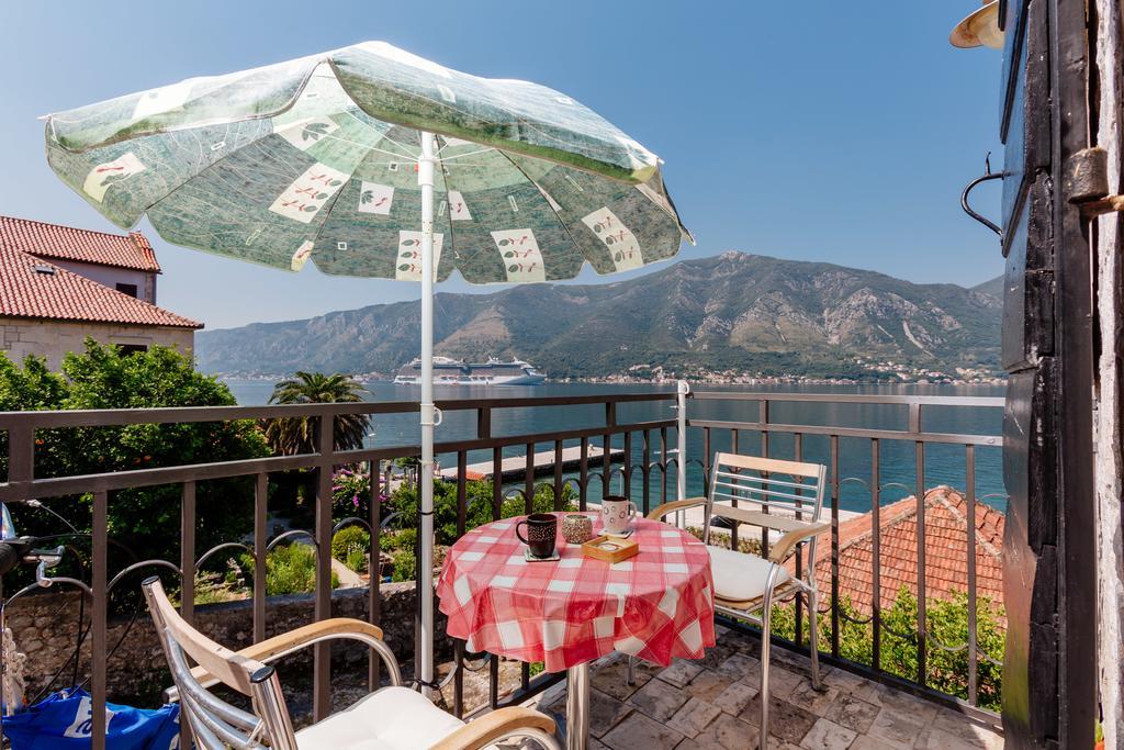 Celine'S Place By The Sea Apartamento Kotor Exterior foto